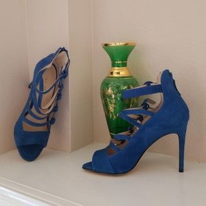 Nine West suade heels ,p toe sz 5.5